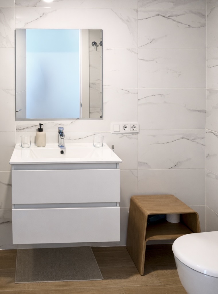 Bathroom vanity